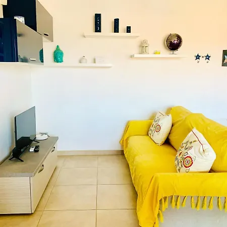 Noemi - Panoramic, Speed Wi-fi, Fully Equipped Apartment Olbia